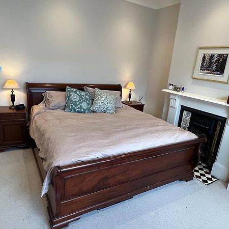 Four Bedroom Modern Victorian Wandsworth House Londra Exterior foto