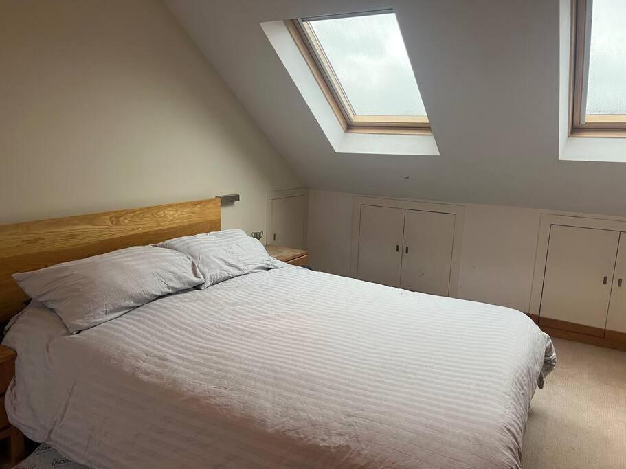 Four Bedroom Modern Victorian Wandsworth House Londra Exterior foto
